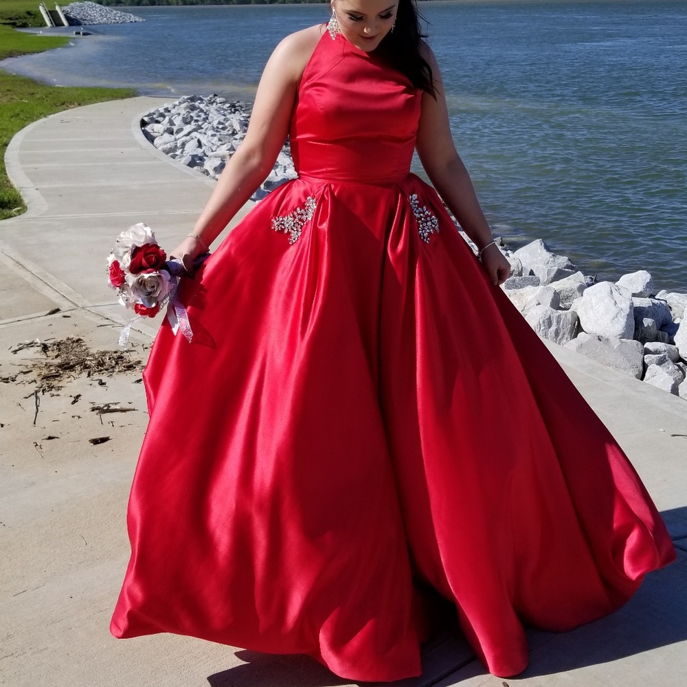 Sherri Hill prom dress